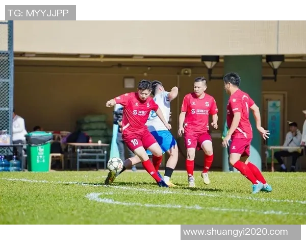 赛后分析:深圳足球队与南京足球队的比赛节奏与战术对比探讨 赛后分析:深圳足球队与南京足球队的比赛节奏与战术对比探讨