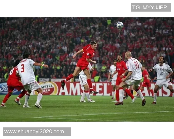 足球明星在俱乐部拼搏的精彩瞬间与背后的奋斗故事 足球明星在俱乐部拼搏的精彩瞬间与背后的奋斗故事